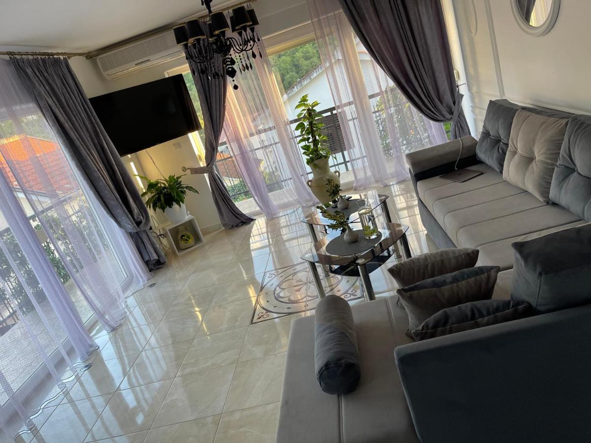 Apartmani Cirovic Luxury แฮร์เซ็ก-โนวี ภายนอก รูปภาพ