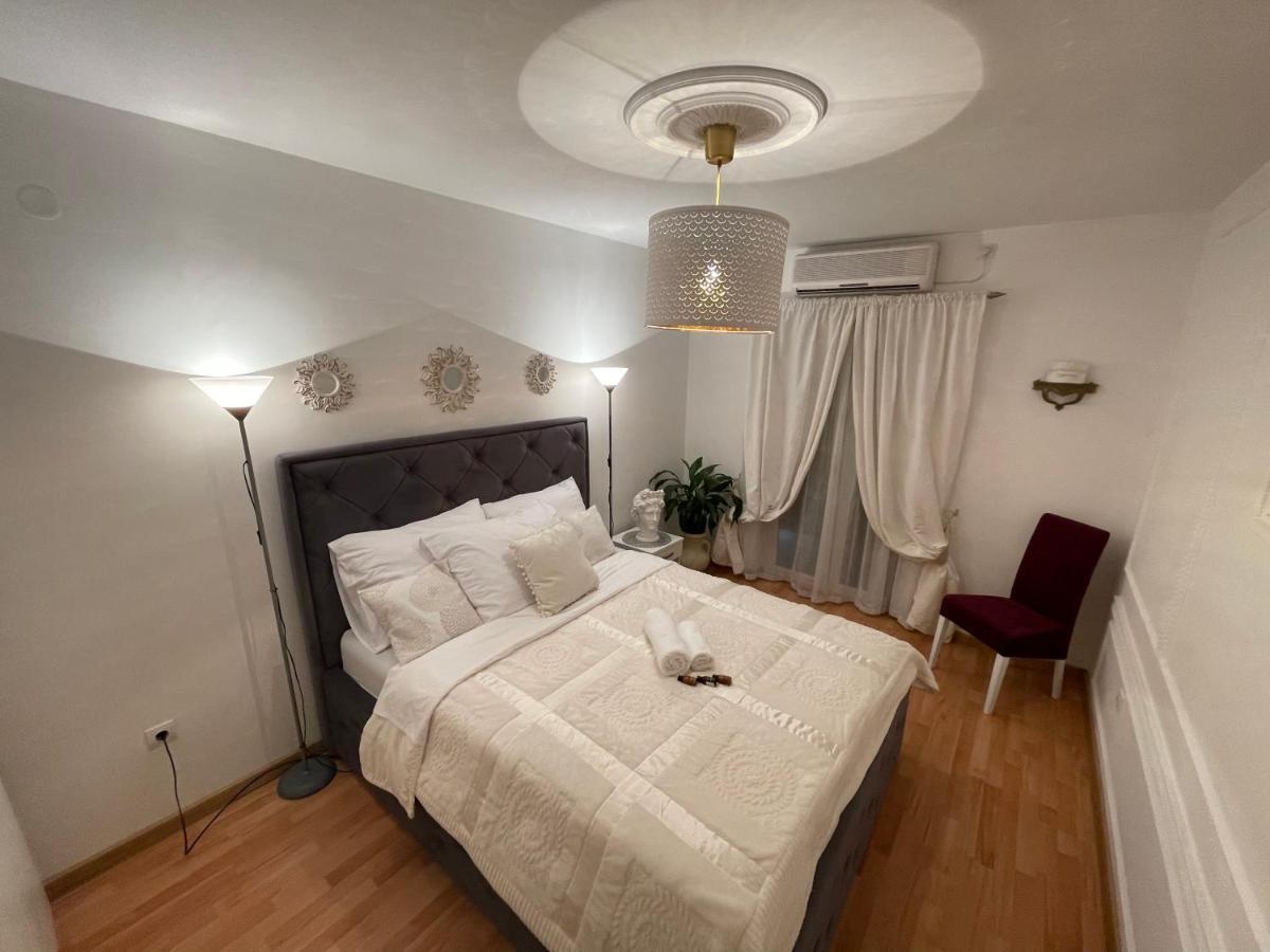 Apartmani Cirovic Luxury แฮร์เซ็ก-โนวี ภายนอก รูปภาพ