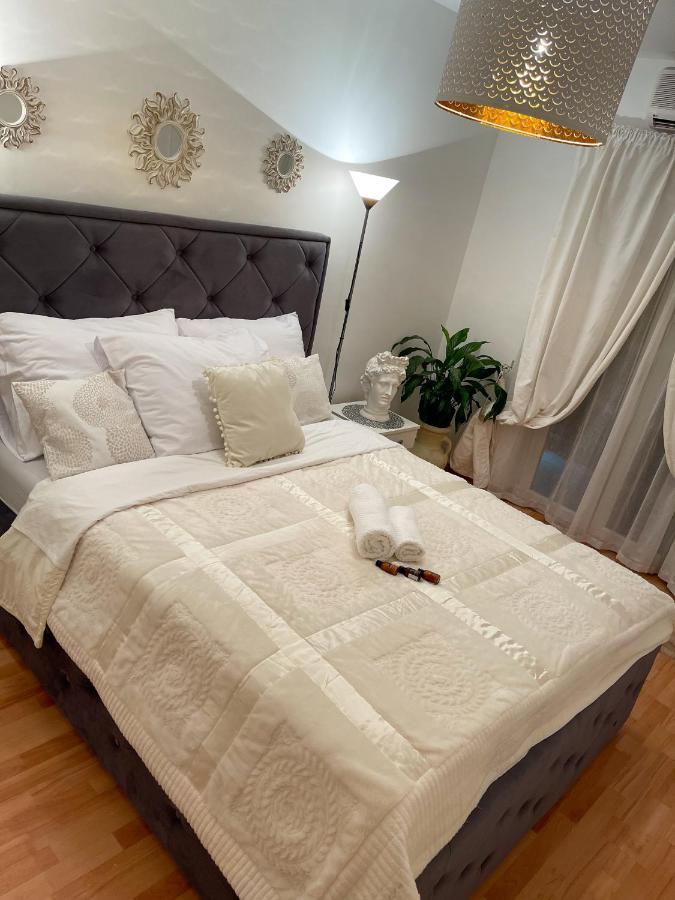 Apartmani Cirovic Luxury แฮร์เซ็ก-โนวี ภายนอก รูปภาพ