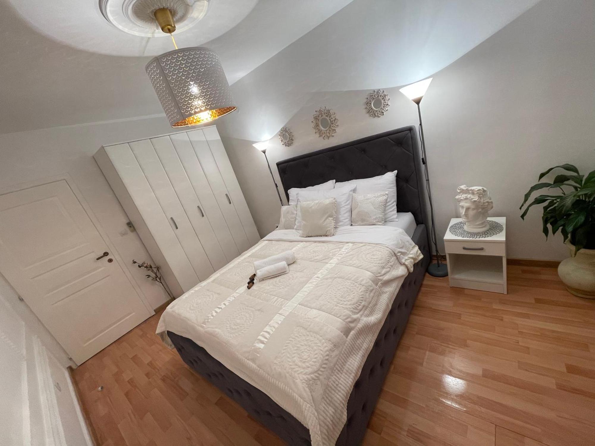Apartmani Cirovic Luxury แฮร์เซ็ก-โนวี ภายนอก รูปภาพ